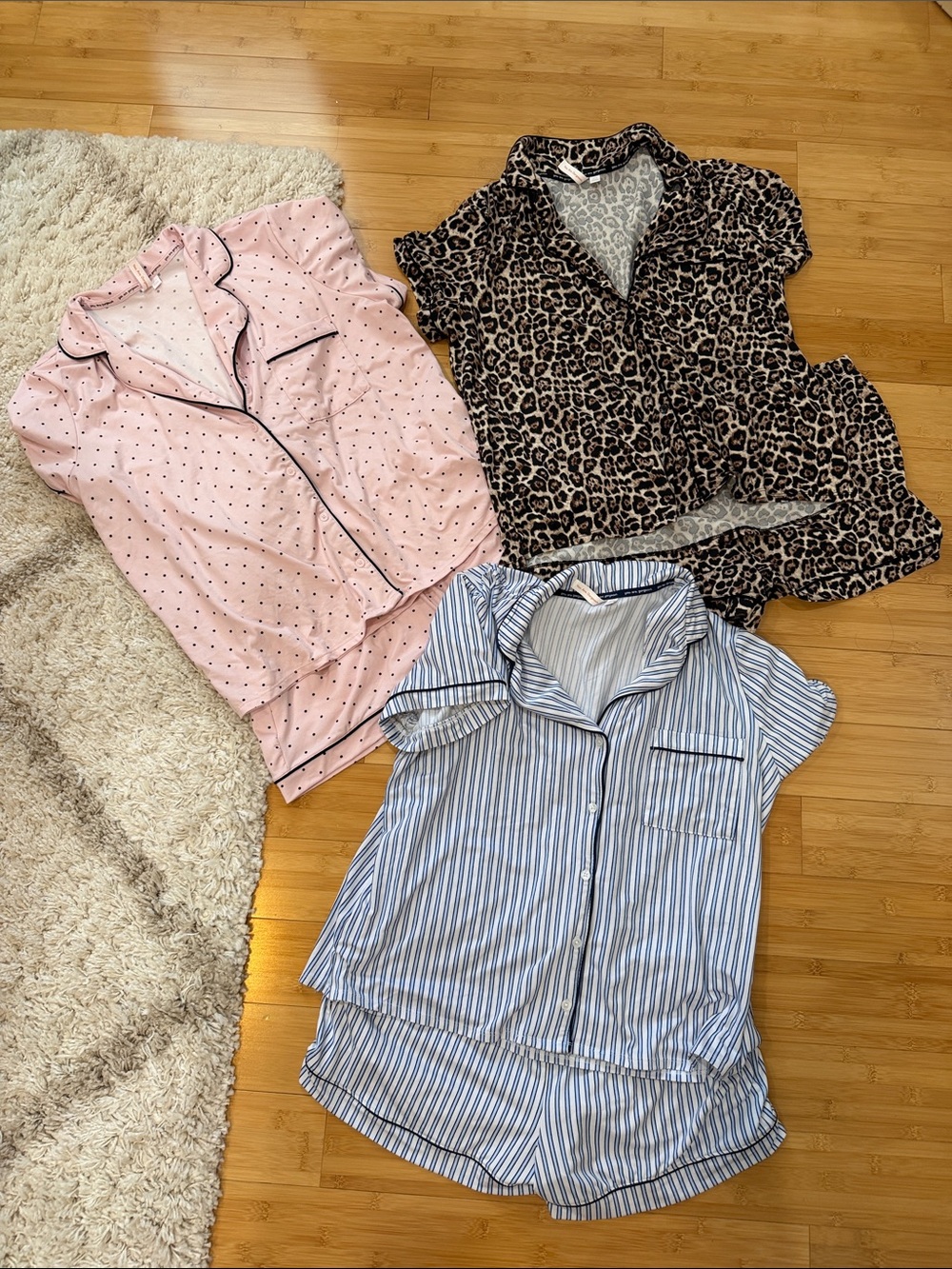 Shorts and Button Top Pajama Sets. Euc. Joyspun. Large.